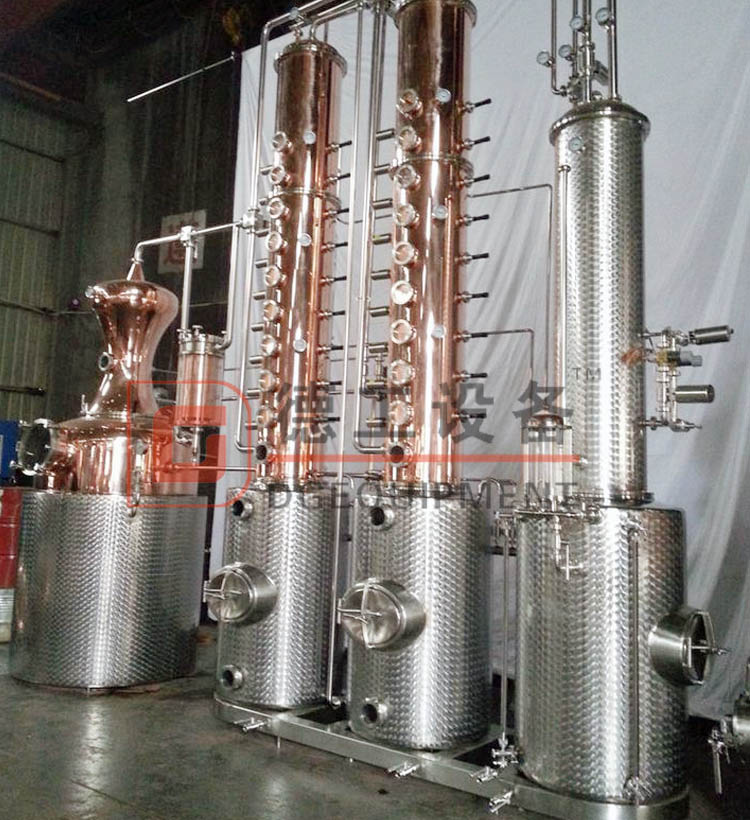 300L Copper / Stainless Steel Distillation Equipment Electric Heating Affordable Distiller Online for Sale
