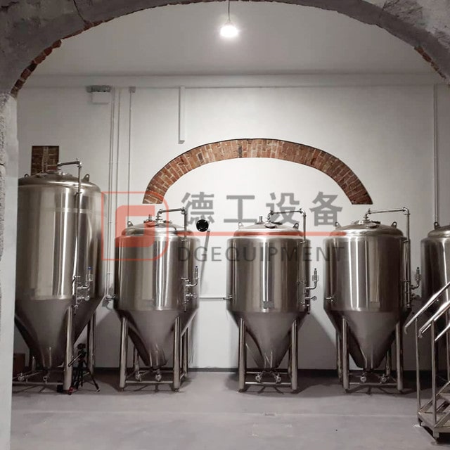 15BBl microbrewery equipment 2 vessel or 3 vessel brewhouse configuration with single or double size fermenters