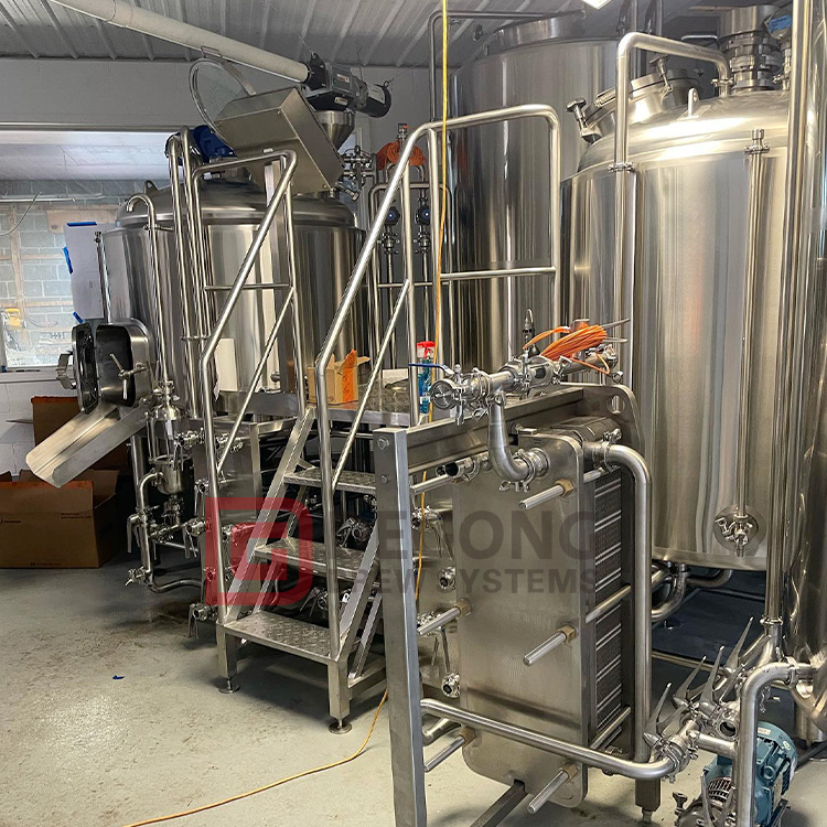 Brewing equipment with jacket
