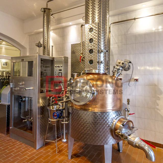 400L 106 Gallon Alcohol Distiller / Boiler with Copper Distillation Tower for Sale