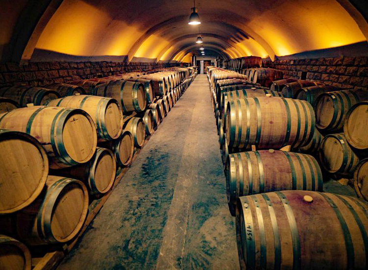 Whiskey, Wine and Spirits Aging: The Science of Aging Barrels