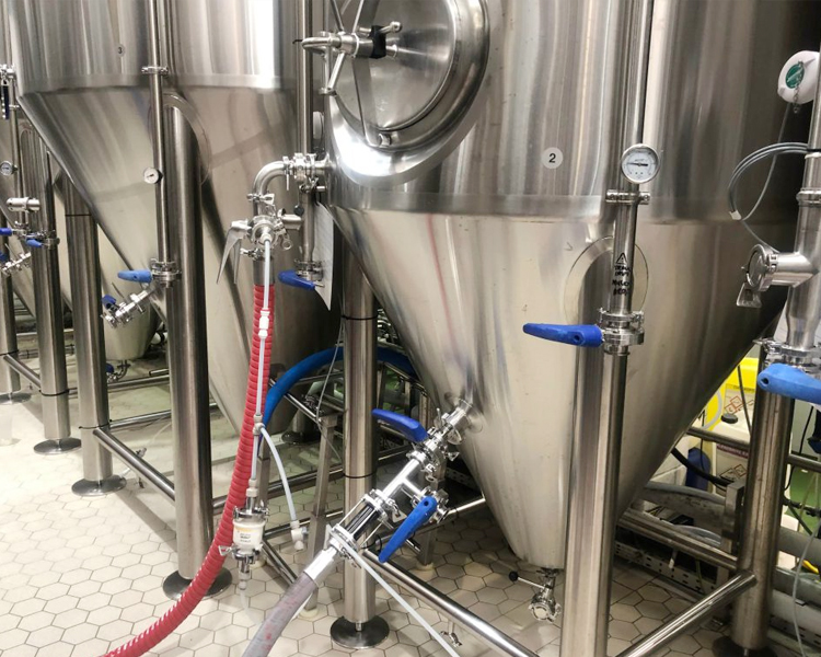 Conical-Fermentation-Tank-002