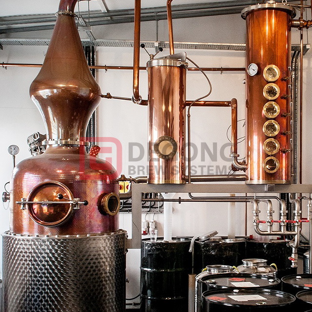 500L Red Copper Alcohol Distilling Equipment Small Column Still Vodka Gin Brandy